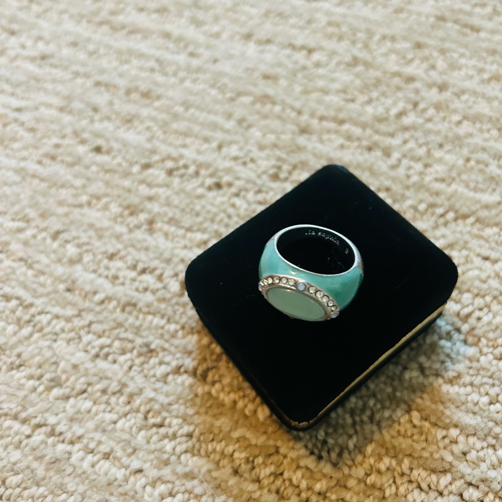 Lia Sophia ring - Picture 3 of 3